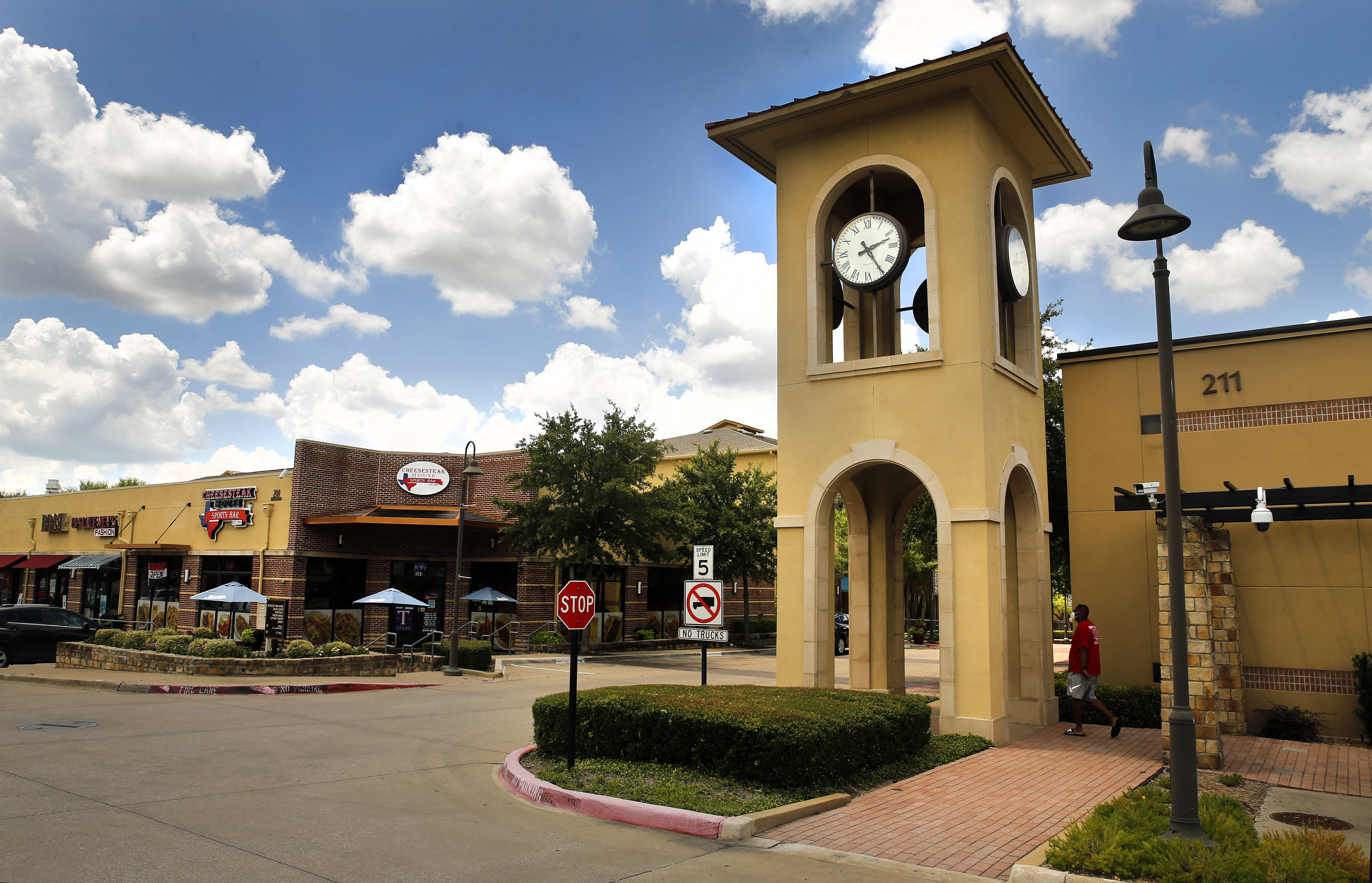 Artificial turf installation in Desoto, TX